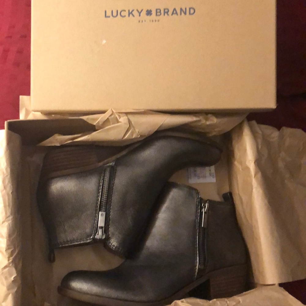 NEW Lucky brand real leather double zip booties